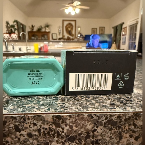 Flora Gorgeous Jasmine Eau
de Parfum - Picture 6 of 9